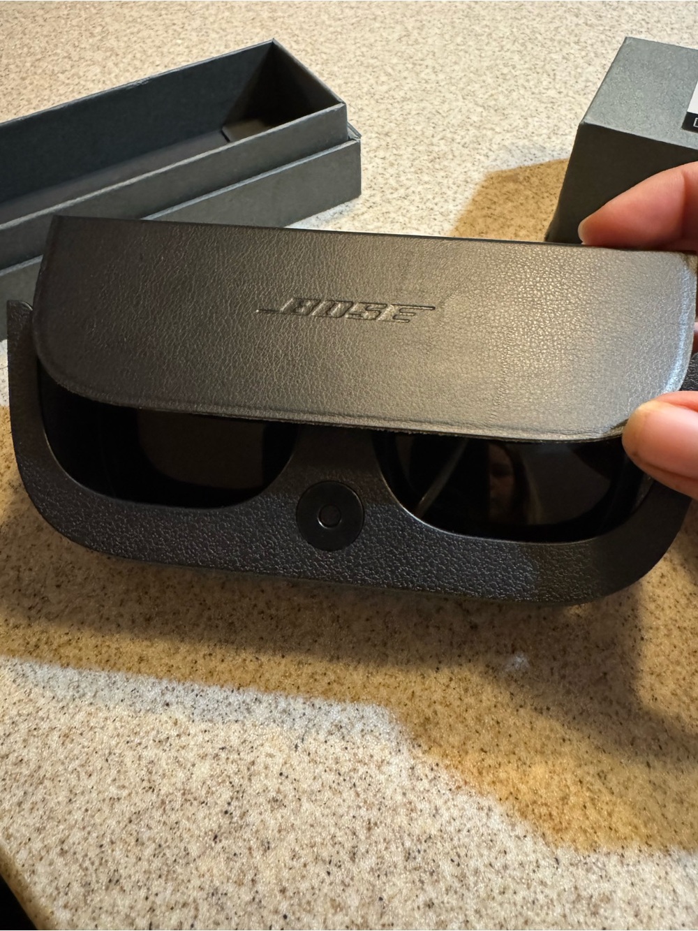 Bose Alto sunglasses with speakers - Picture 2 of 6